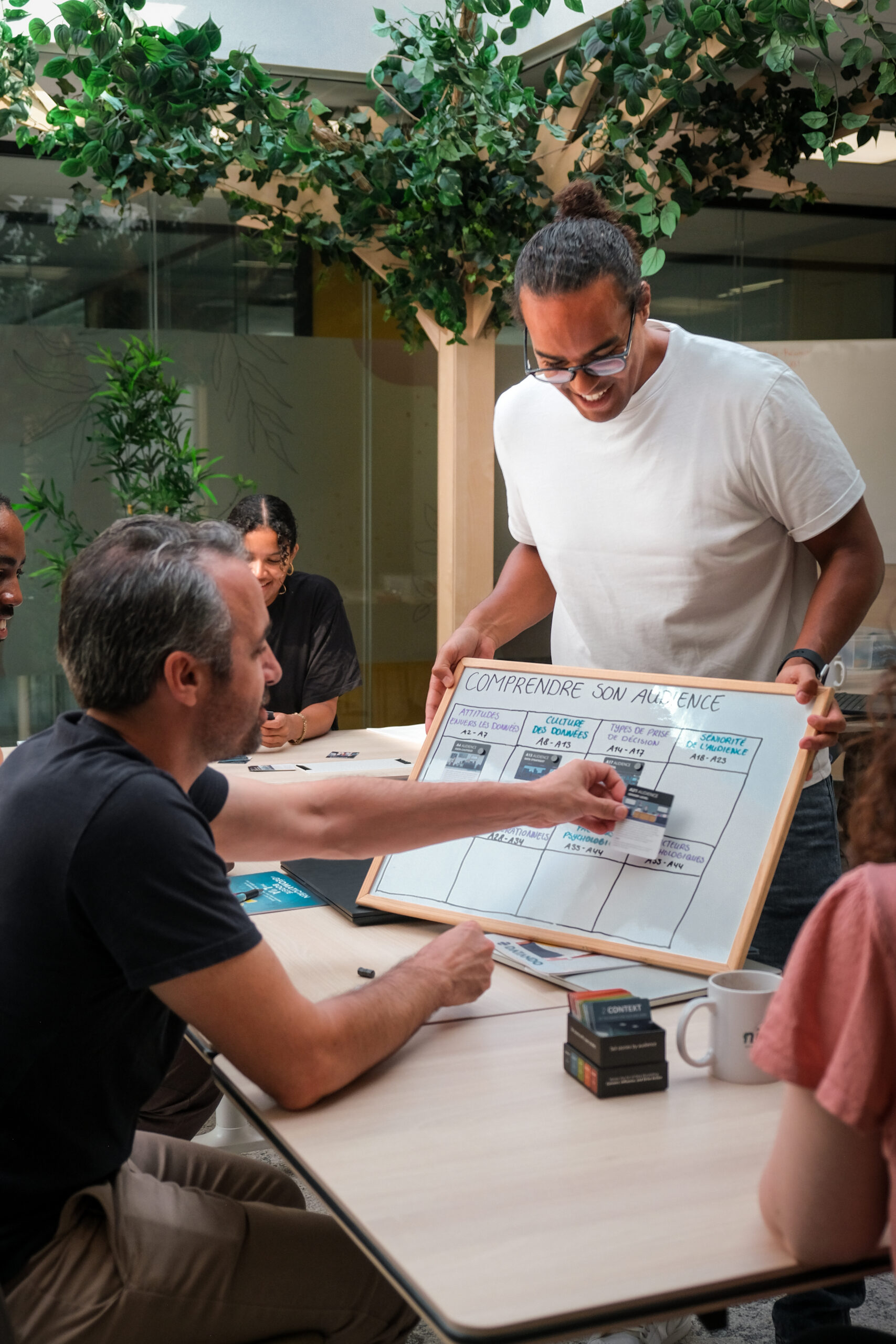 Participants travaillant sur leur ordinateur portable pendant un atelier Datando